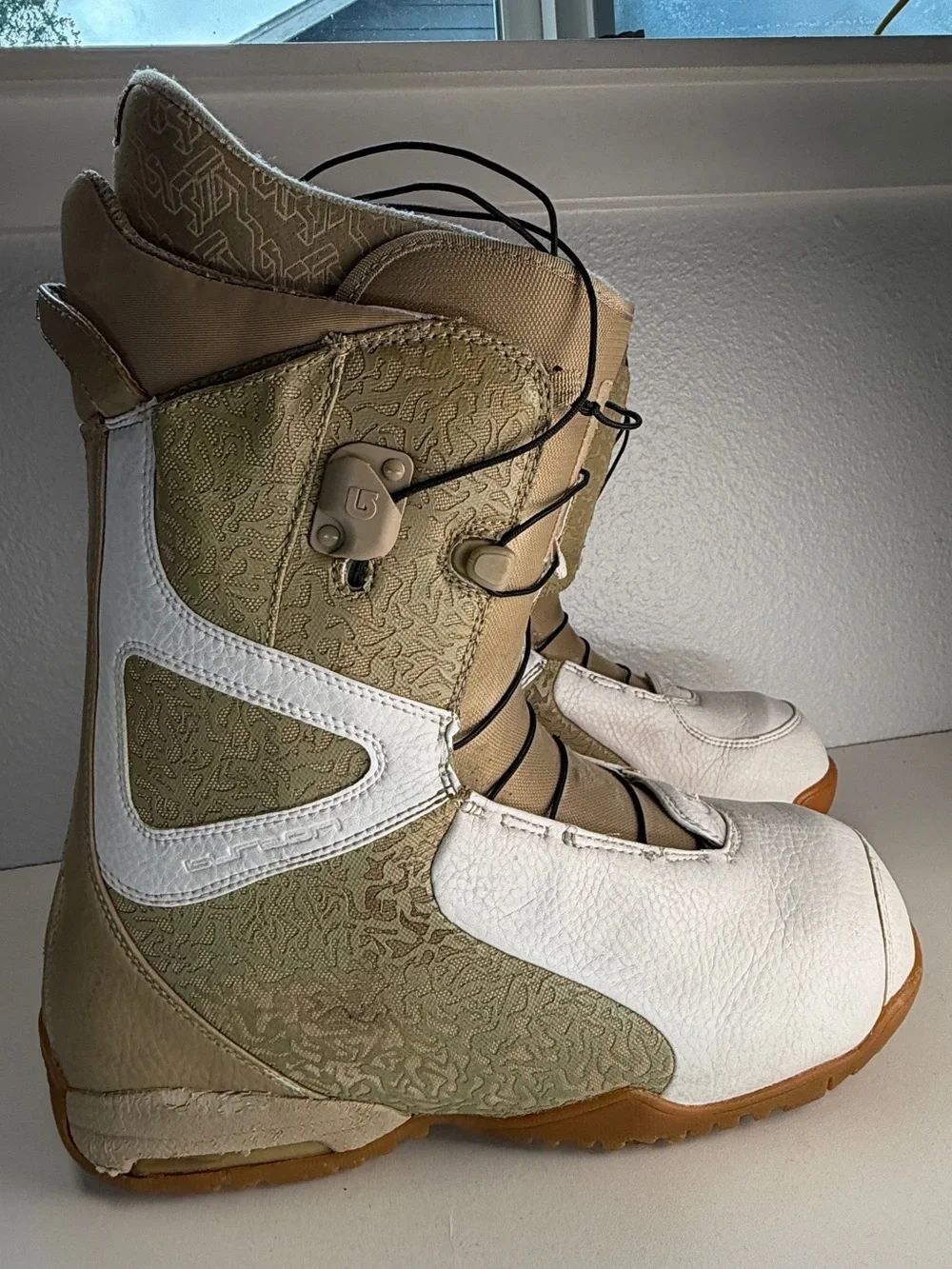 Burton Ion Snowboard Boots Mens 12 Beige White Y2K Speed Lace New laces included